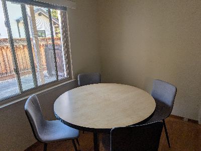Round table for sale (4 foot diameter 29 inches high) 3