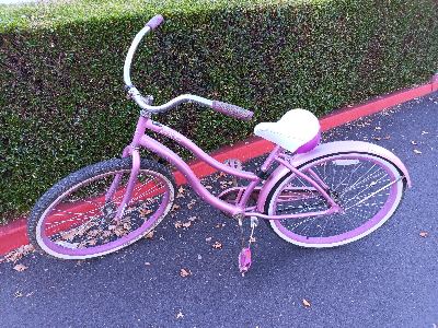 Huffy Good Vibrations Single Speed — pink cruiser (5'2"–5'7") 1