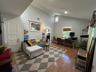 Stylish Furnished Room, Facing Beautiful Ivy Outdoors, Redwood City 4