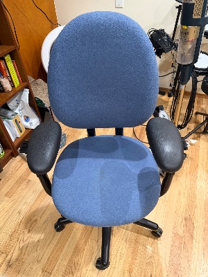 Blue steelcase chair 1