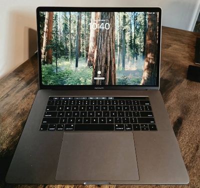 2018 MacBook Pro 15" i7 / 16GB / 512GB – Excellent Condition + Accessories - $250 1