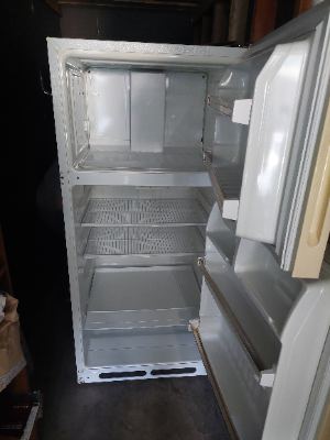 Hotpoint top-freezer refrigerator -  14 cu.ft. - $150 OBO 4