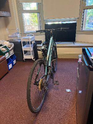 Evo Series 06 Hybrid Bike - Great Campus Bike 4