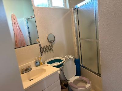 Furnished Room with Private Bathroom and Separate Entrance in Menlo Park 3