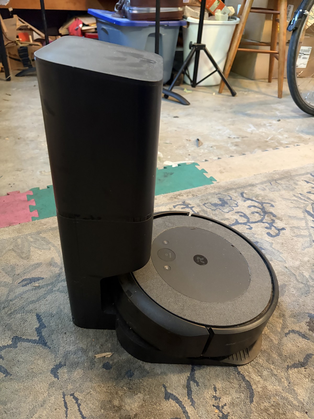 Roomba i3+ EVO Self-Emptying Robot Vacuum with Clean Base 2