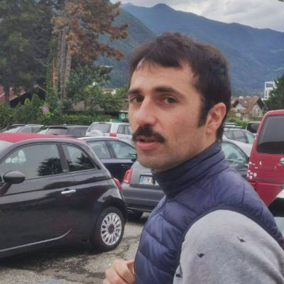 Senior Postdoc Moving In 1