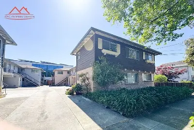 1 BR/1 BA apartment for rent. College Avenue.  Close to campus. 1-yr lease 3