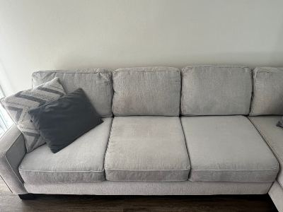 Modern L-shaped Sectional Sofa with Chaise – Light Gray 2