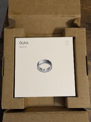 Brand New / Unopened Oura Ring 4 (Silver, Size 7) 1