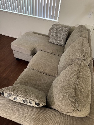 Grey L-Shaped Sofa – Excellent Condition 3