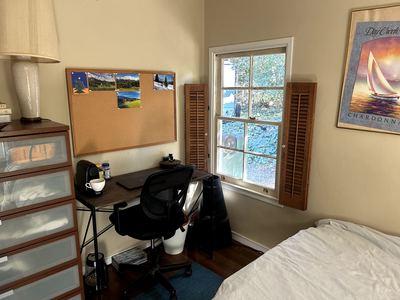Private room with private bath located in beautiful Atherton. 2