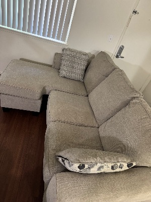 Grey L-Shaped Sofa – Excellent Condition 2