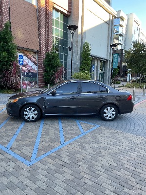 2010 KIA Optima GL 1
