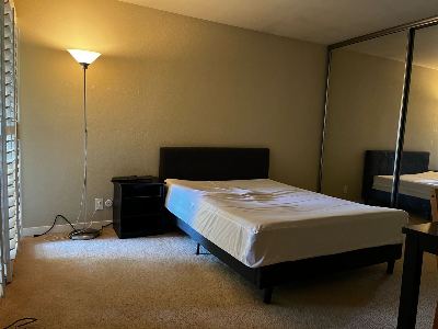 Lovely private room in Menlo Park (Sharon Heights) in a beautiful 3-bedroom apartment. 2