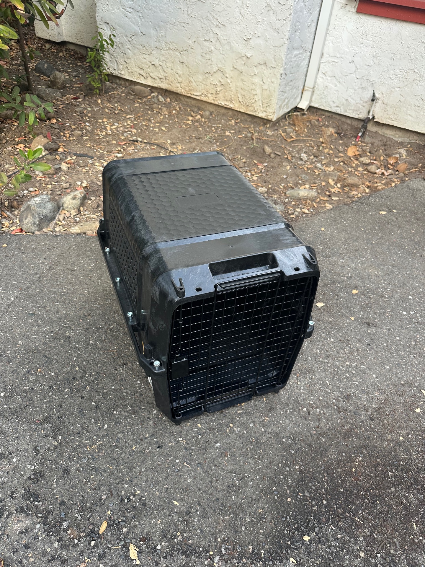 Brand new pet dog crate carrier 28x20.5x21.5 3