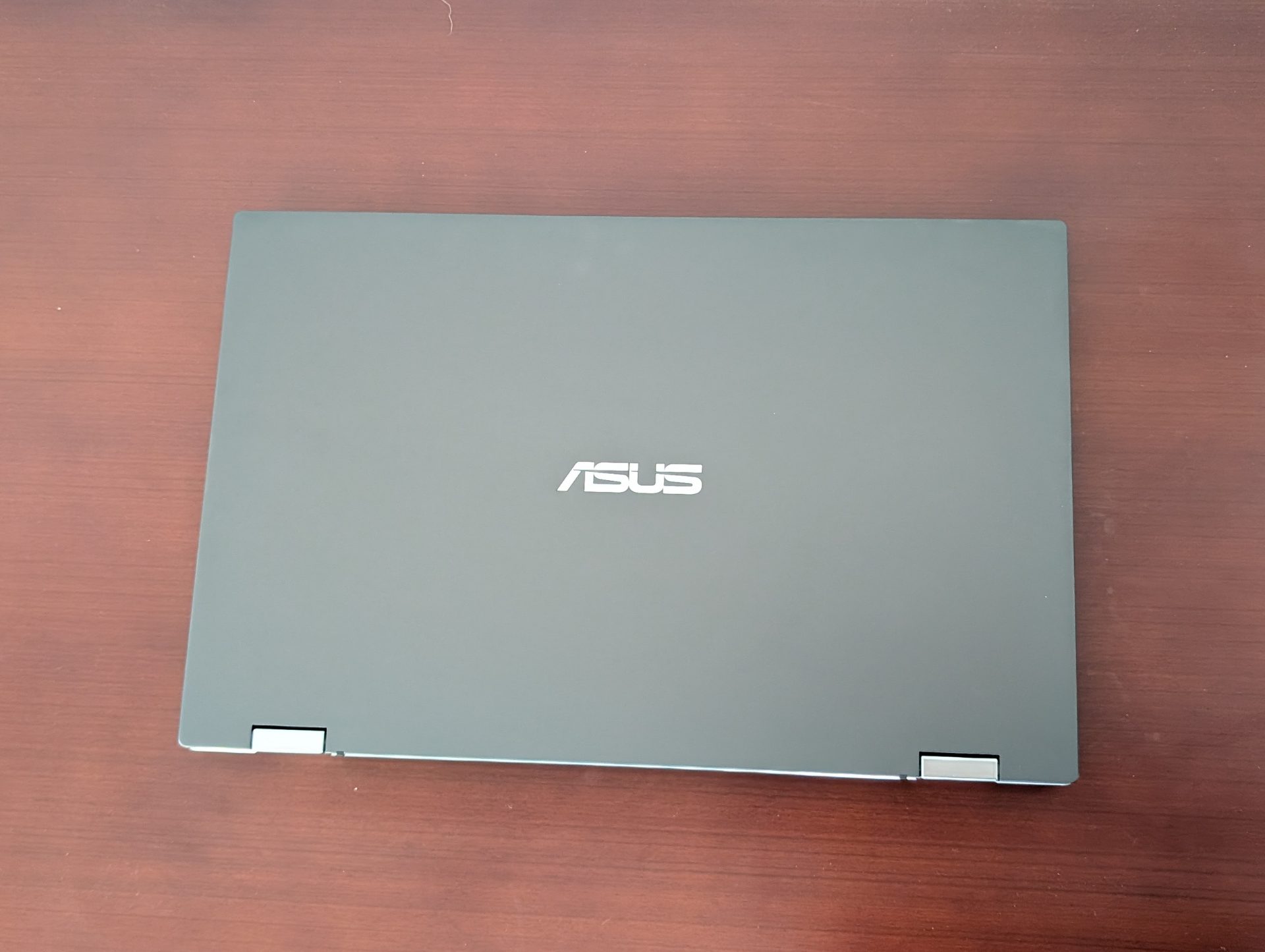 Asus 2-in-1, 16" 4K touchscreen, dedicated graphics, 1TB SSD, great condition laptop 3