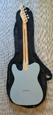 Fender Squier Bullet Telecaster Guitar (2018, Lake Placid Blue) + Gig Bag 2