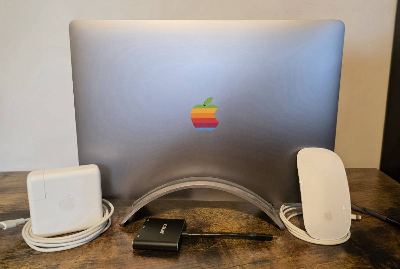 2018 MacBook Pro 15" i7 / 16GB / 512GB – Excellent Condition + Accessories - $250 3