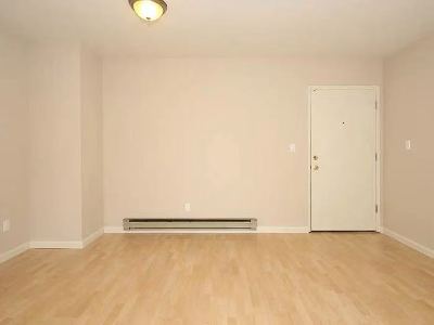 1 bedroom 1 bathroom in a 2b2b apartment for long-term sublet 1