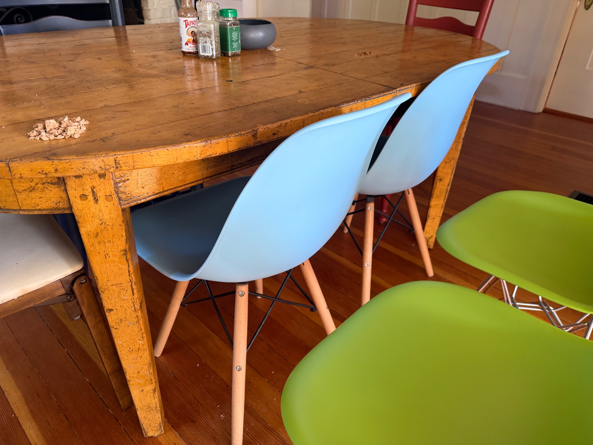 Modern egg chairs for kitchen 2