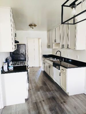 2B1B Apartment for Rent Near Stanford University Available: Now 4