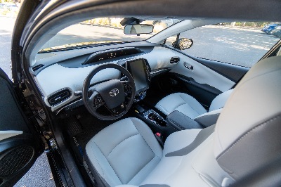 2020 Toyota Prius Prime XLE Plug-in Hybrid, ~56,600 miles, Clean Title 3
