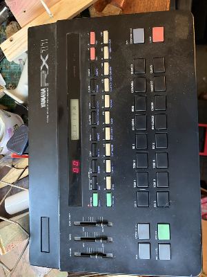 Yamaha RX11 drum machine 1