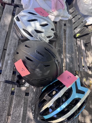 GARAGE SALE NEAR CAMPUS (129 Santa Rita Ave, Palo Alto, CA - HAPPENING TODAY STILL (9/21)  Missing furniture, towels, linens, or other room essentials like power strips, hangers, or shoe racks for the start of the quarter? Our MBA2 house is clearing out 4