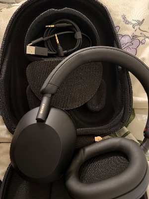 Sony XM5 Wireless Noise Cancellation headphones 2