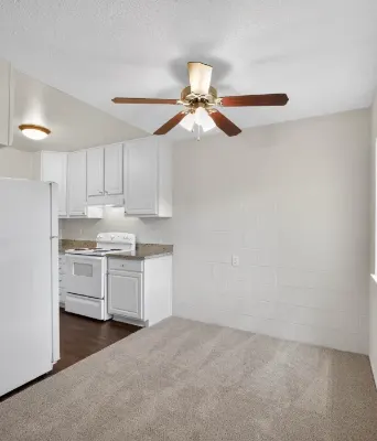 Palo Alto 1BR @ Stanford Villa — early/mid Oct | parking + $300 off mo 1 2