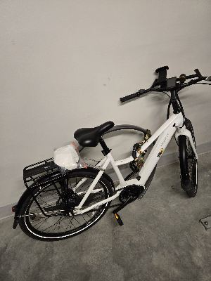Priority Current E-Bike – Excellent Condition + Accessories – $1,500 OBO 2