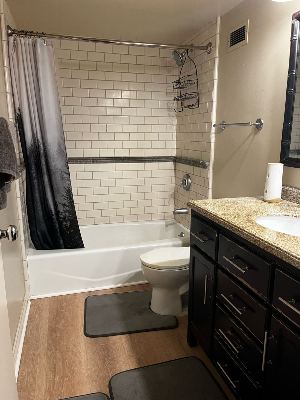 Lovely private room in Menlo Park (Sharon Heights) in a beautiful 3-bedroom apartment. 4