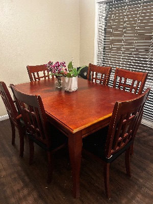Beautiful family dining table with 6 chairs 1