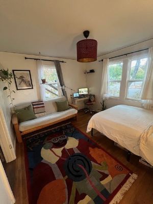 $1600 / 5br - 1-month sublet available in December in warm, cooperative home! (palo alto) 2