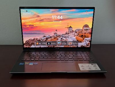 Asus 2-in-1, 16" 4K touchscreen, dedicated graphics, 1TB SSD, great condition laptop 1