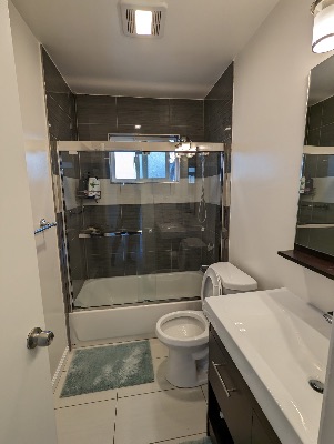 Looking for a roommate to share a 2BR 1BA apartment in Redwood City! 4