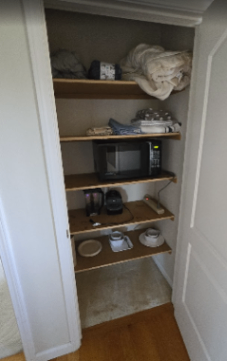 Room for rent with shared bath- Close to Stanford  Research/Industrial Park & Tesla 2